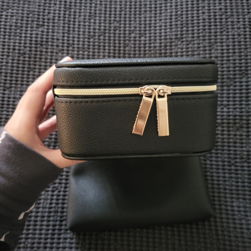 Jewelry Box With Pouch - Picture 7 of 10